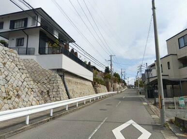 朝日ヶ丘バス停より徒歩1分