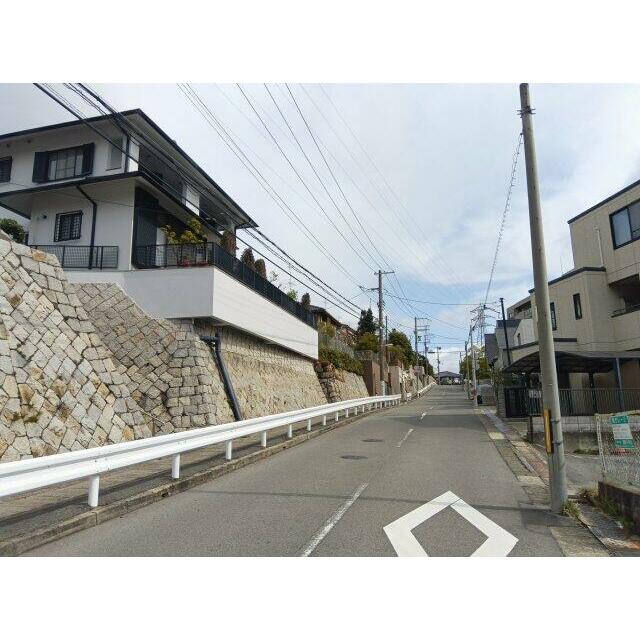 朝日ヶ丘バス停より徒歩1分