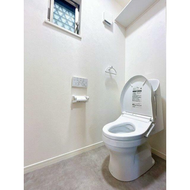 ピカピカのトイレです
