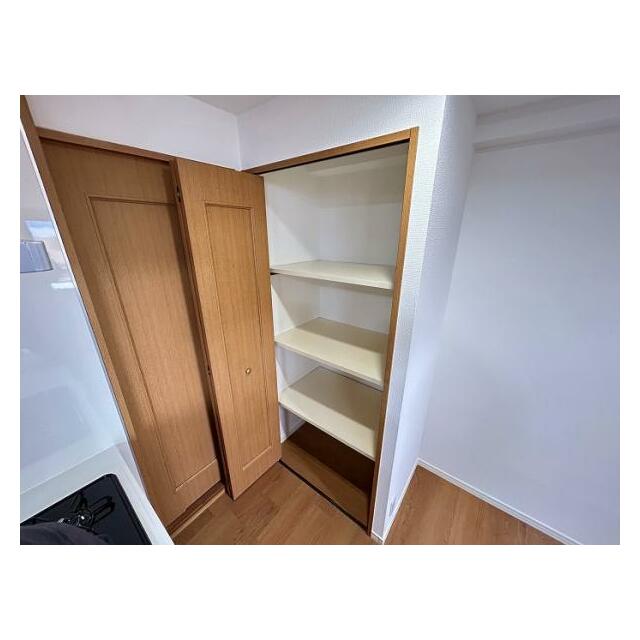 キッチン裏収納