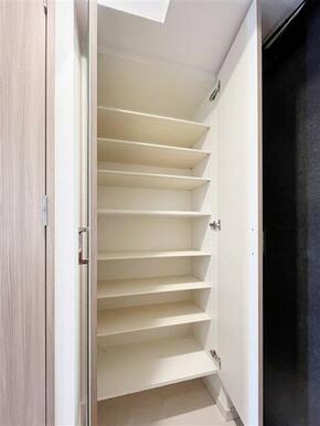 （参考）７０２号室　靴箱　同タイプとなります