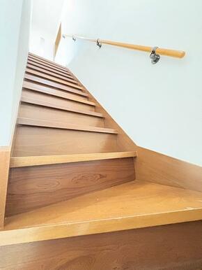 手すり付き階段