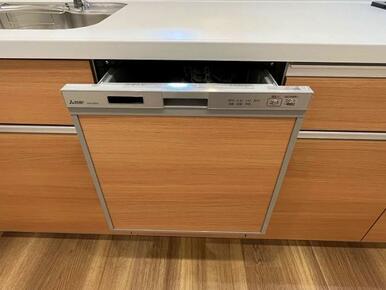 「キッチン」食洗器付きのキッチンです。