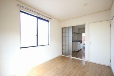 角部屋のお部屋でございます