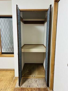 和室　押入
