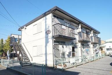 軽量鉄骨造２階建　計６世帯