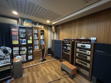 イチオシの地下室です！現在はオーディオを中心に設置しています。