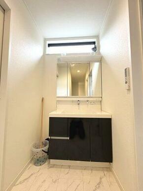 スペースが確保できる洗面所です