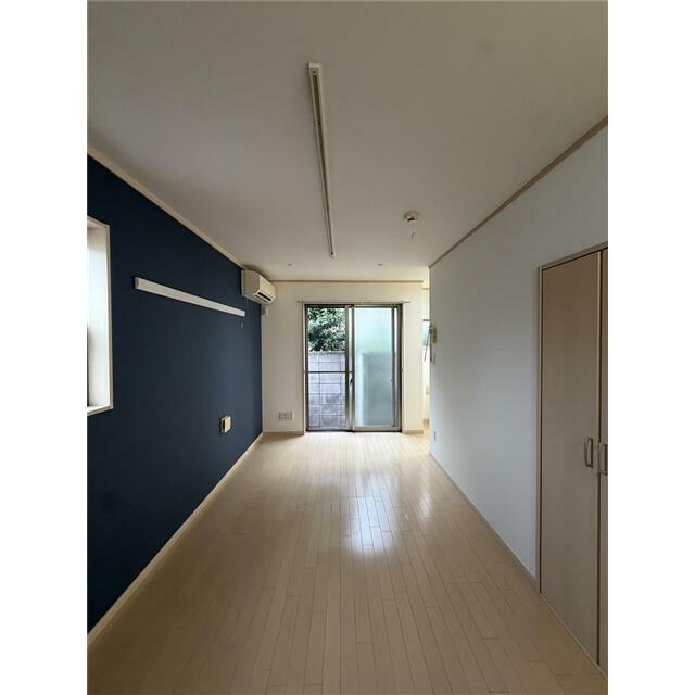 約７．０帖の洋室（角部屋、２面採光）