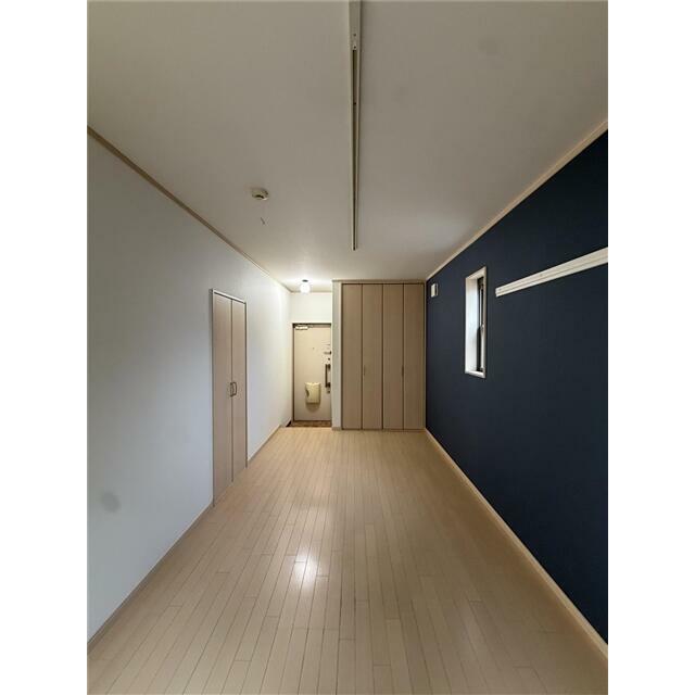 約７．０帖の洋室（角部屋、２面採光）