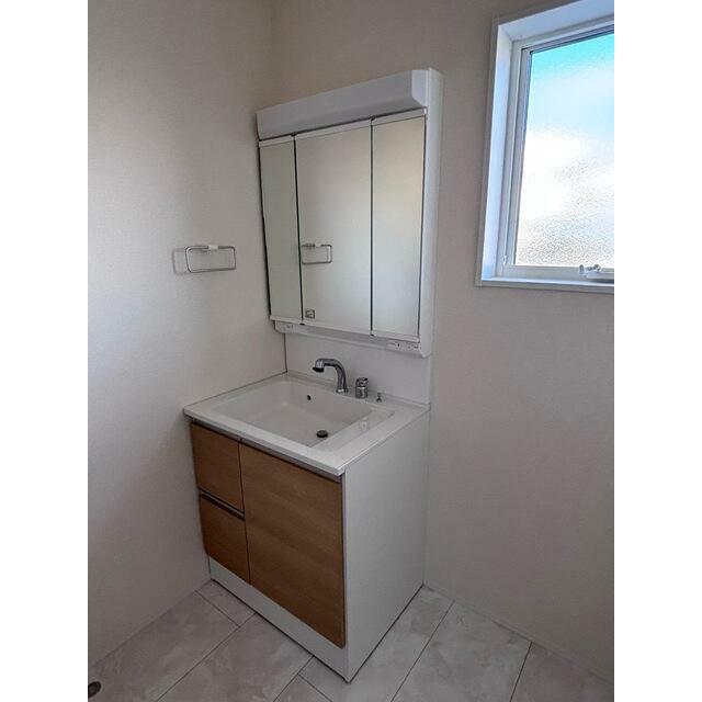 一日の始まりは洗面所から。さぁ顔を洗って気合を入れよう（1号棟）