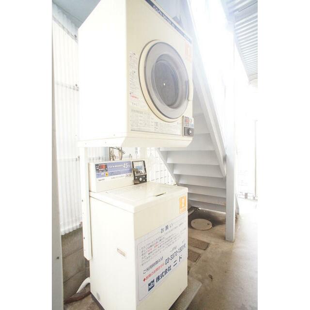 共用のコインランドリーです♪便利です☆