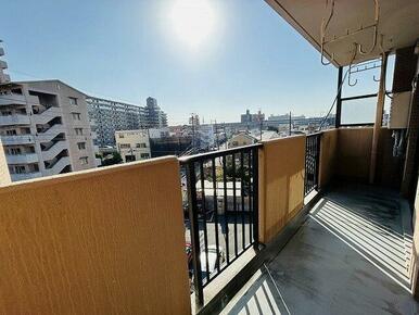 「バルコニー」バルコニーからの眺望です。