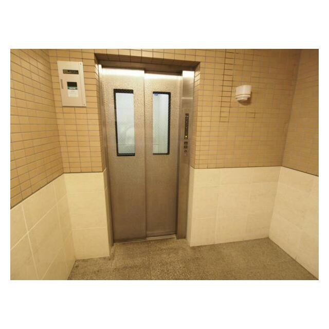 共用部エレベーター。停止階1.3.6.9.11階