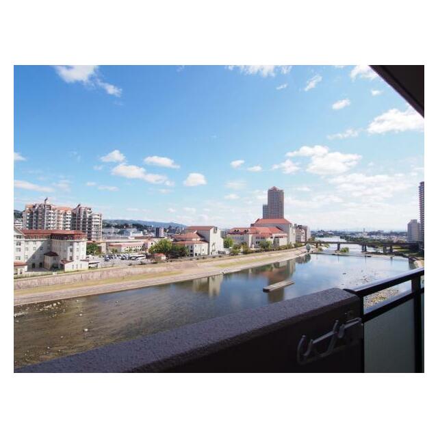 宝塚ホテルと宝塚大劇場が望めるこの景色はが望める物件はなかなかございません。