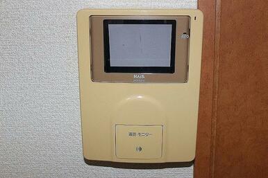 ＴＶ、エアコン、カーテン、テーブル、椅子完備