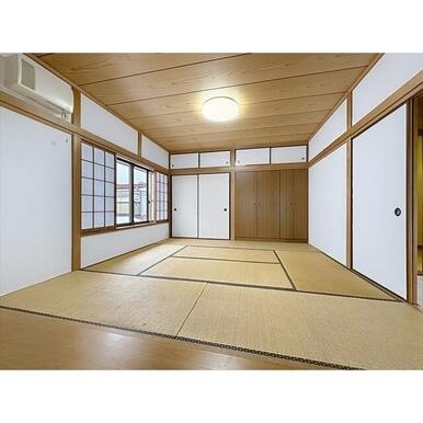広々した２階の和室