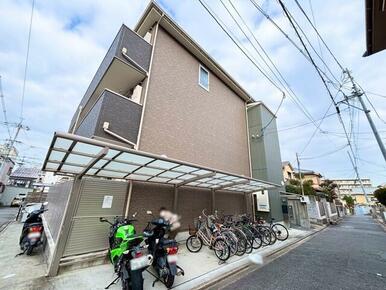 徒歩１０分圏内にスーパー・ショッピングセンター・コンビニ・郵便局等の生活施設が充実しております♪