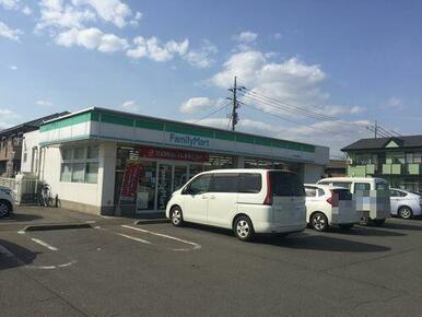 ファミリーマートベツイ下野祇園店（４１０ｍ／徒歩６分）