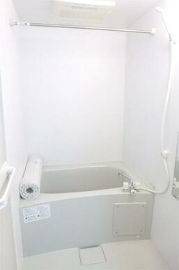 セミオートバス・浴室乾燥機付きバス