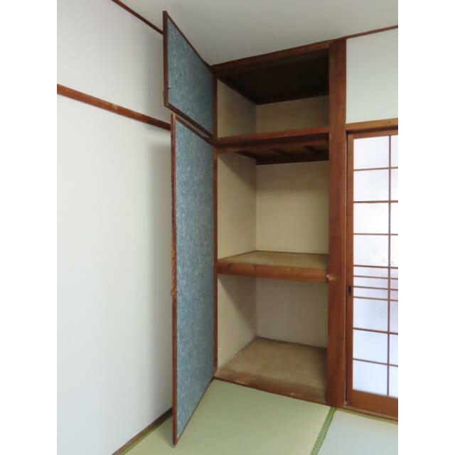 １階和室押入（天袋付）