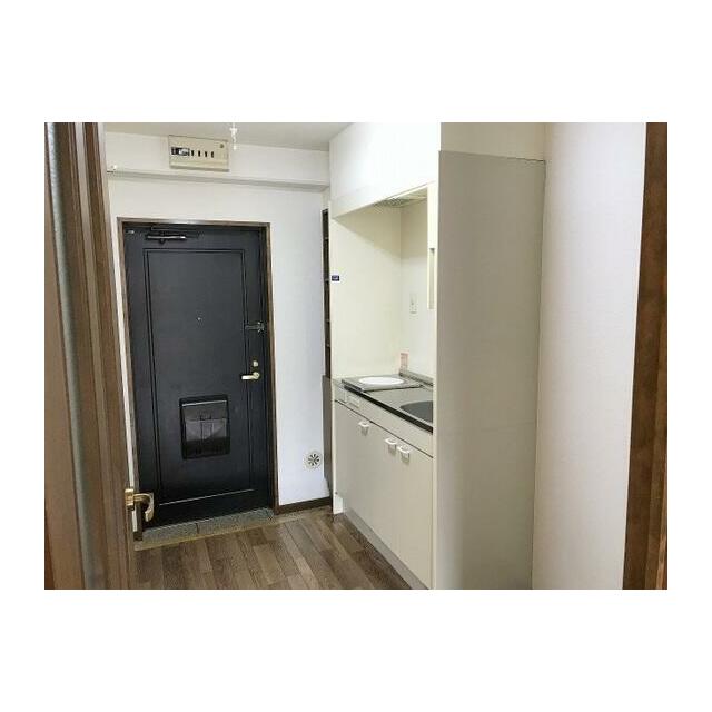 玄関にはシューズボックスあり。