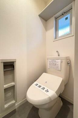 幅広い年齢層から支持されている今や必須アイテムの温水洗浄暖房便座♪冬場も便座が暖かくご使用いただけ…