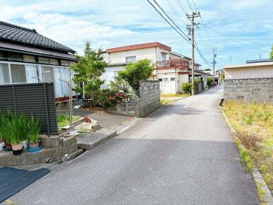 東側道路※セットバックが必要です※