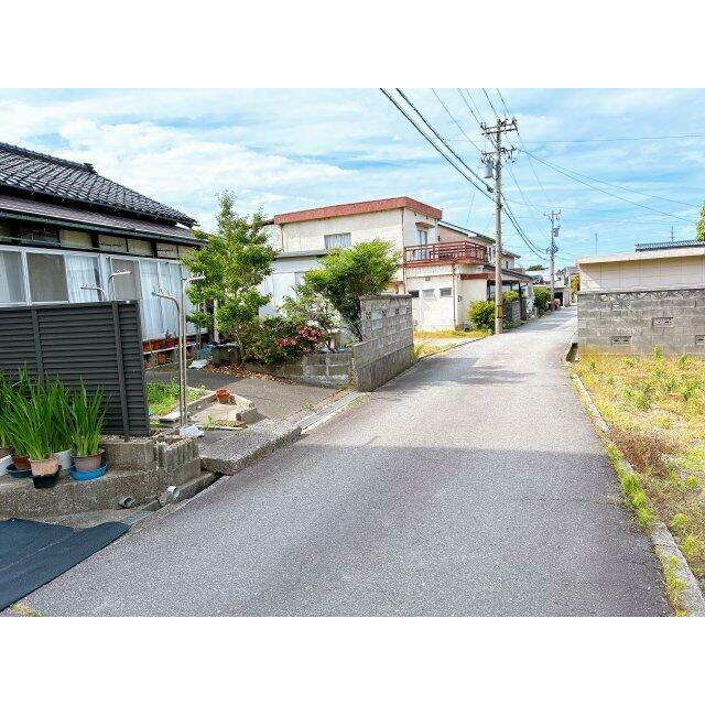 東側道路※セットバックが必要です※