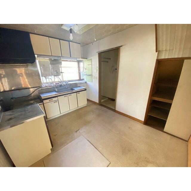 キッチンにも窓があります