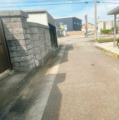 前面道路には融雪装置があります！