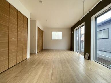 お子様の成長に合わせて間取りの変更が可能！各部屋にドア・収納ついています＾＾