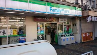 ファミリーマート横浜イセザキモール店