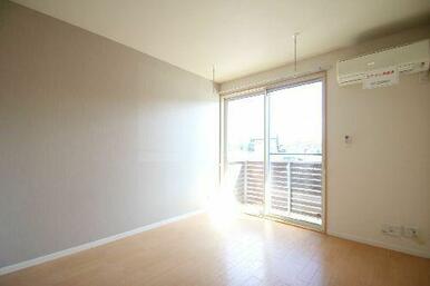 １０．０帖ＬＤＫ　エアコンの設置がございます。