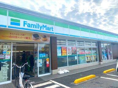 ファミリーマート さいたま岩槻城町店