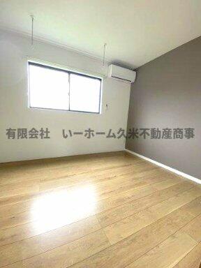 コンパクトで使いやすい洋室です