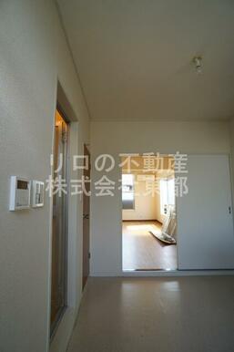 すっきりシンプルな玄関スペースです！