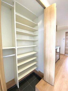 ちょっとした収納スペースも充実しています