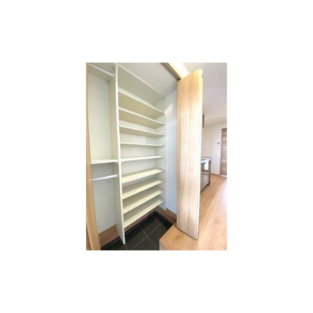 ちょっとした収納スペースも充実しています