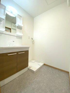 忙しい朝には欠かせない洗面所です