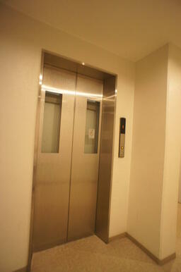 上層階でもエレベーターがあるので便利です。