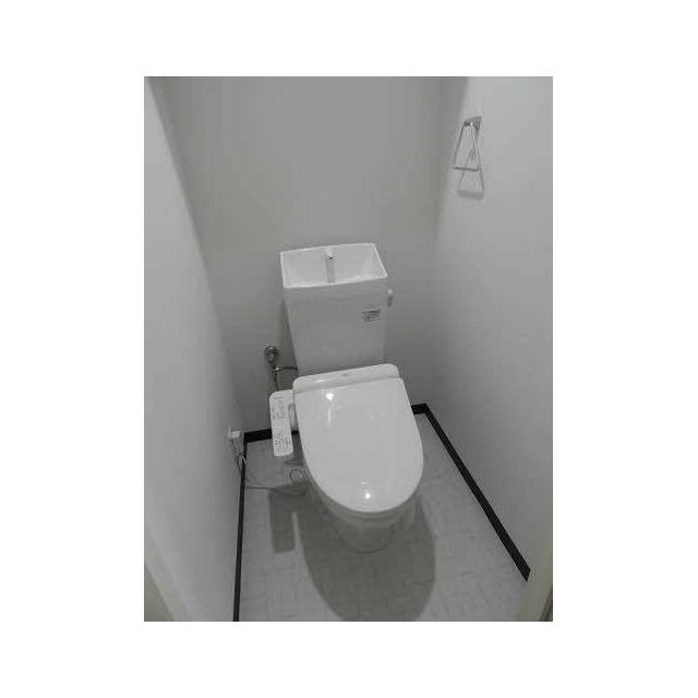 温水洗浄便座付トイレ