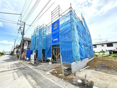 【外観写真】小学校徒歩3分、公園徒歩4分。保育園や幼稚園も身近に揃い、子育てファミリーに嬉しい住環境で