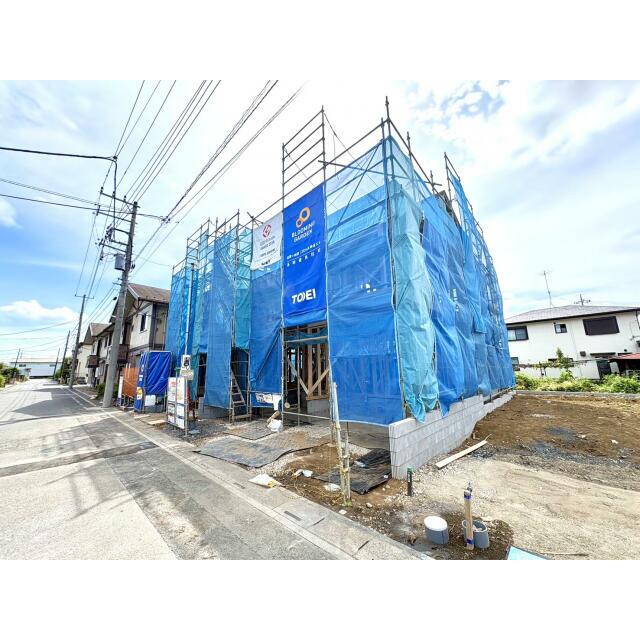 【外観写真】小学校徒歩3分、公園徒歩4分。保育園や幼稚園も身近に揃い、子育てファミリーに嬉しい住環境で