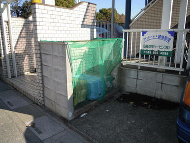敷地内ゴミ置き場