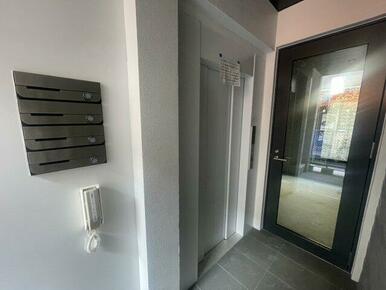 1F共用部　EV、ポスト