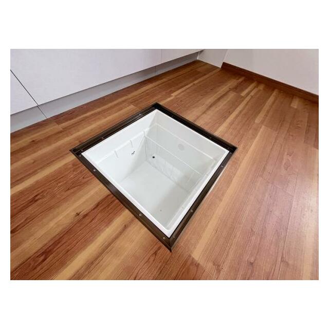 「キッチン」便利な床下収納がございます