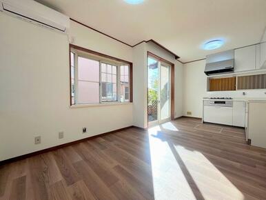 「LDK」約9帖のLDKです