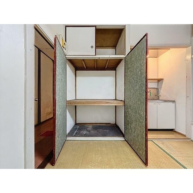 天袋もありしっかり入る押入れです