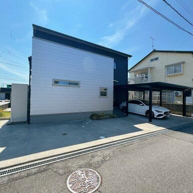 駐車場は最大3台停められるので、将来車が増えても安心です♪